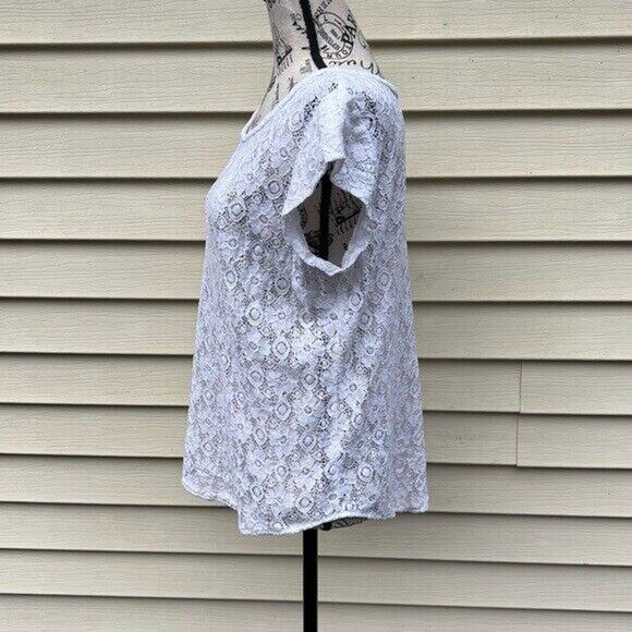 Stylus white lightweight semi sheer lace short sleeve blouse with keyhole back - Picture 8 of 8